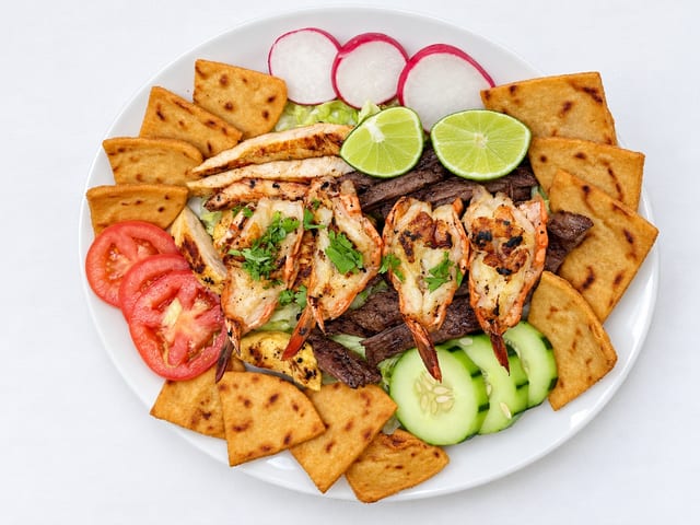 BOQUITA LOS AMIGOS (MIXED GRILL PLATTER).